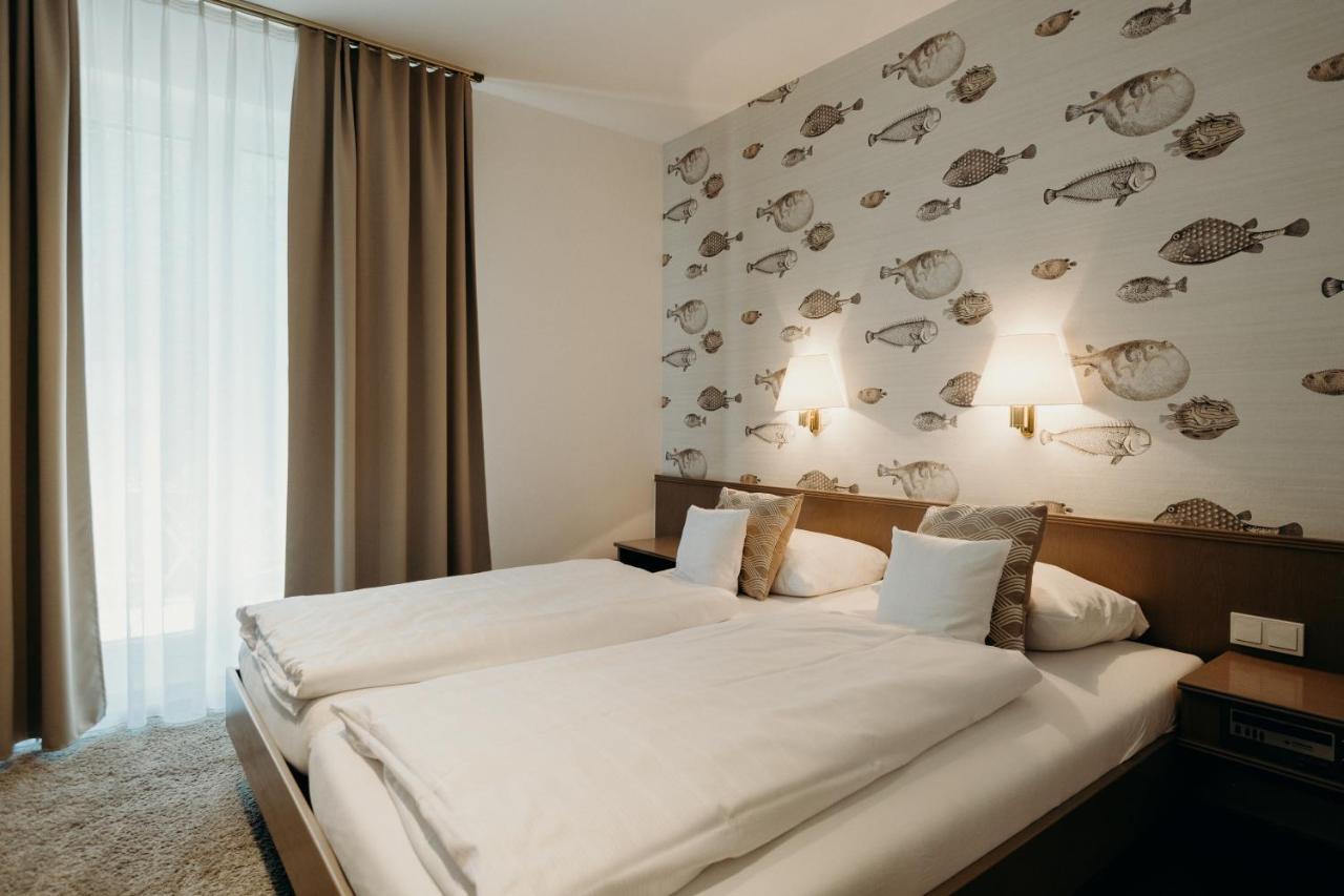 Hotel Crystal Саарбрюкен Екстер'єр фото