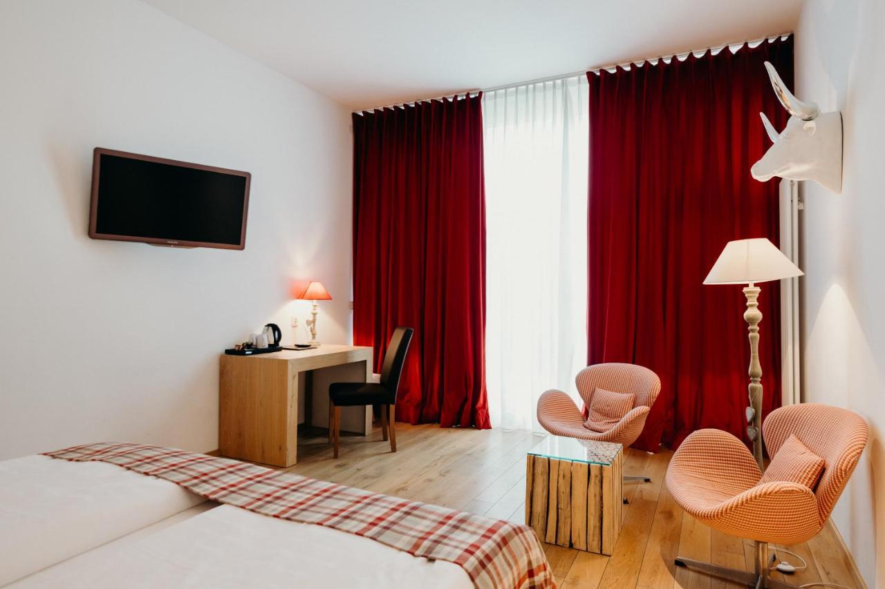 Hotel Crystal Саарбрюкен Екстер'єр фото